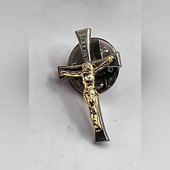 "5/$25" Vintage 2 Tone INRI Jesus Crusafix Tie Pin - Picture 2 of 7